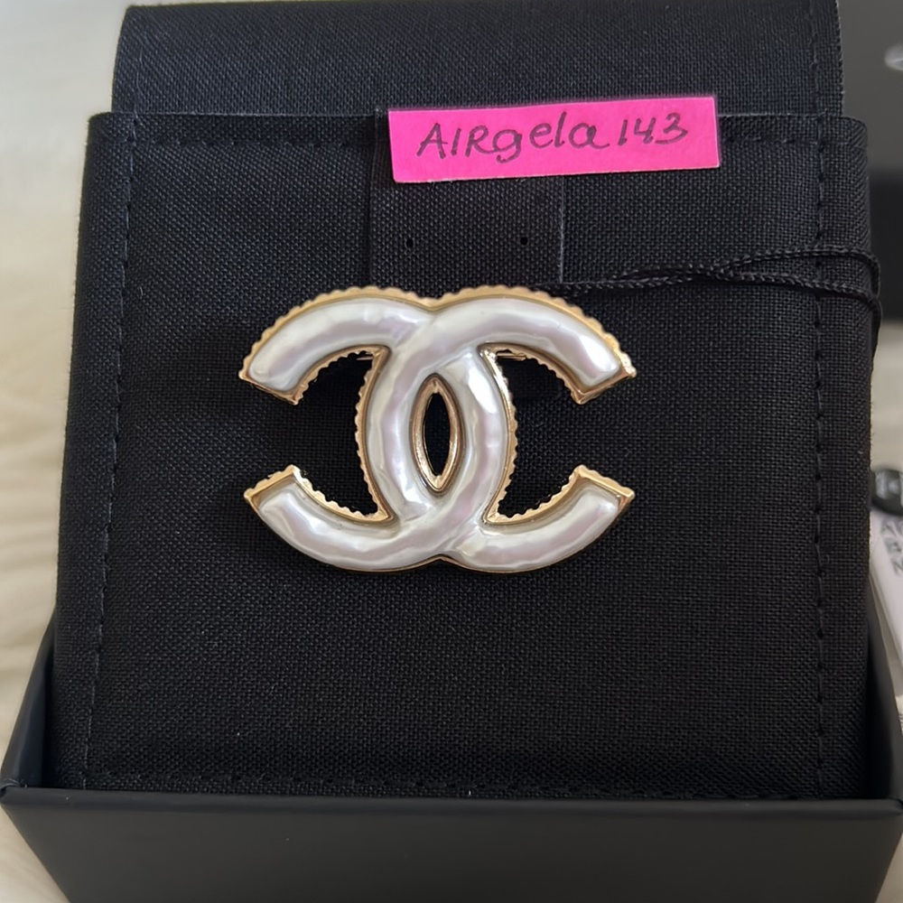 Chanel CC Brooch Pearly White